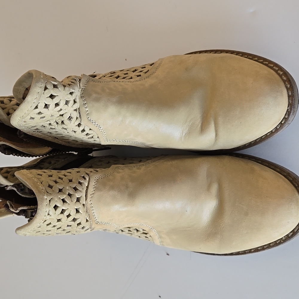 Circle by G Cowgirl boots booties size 9.5